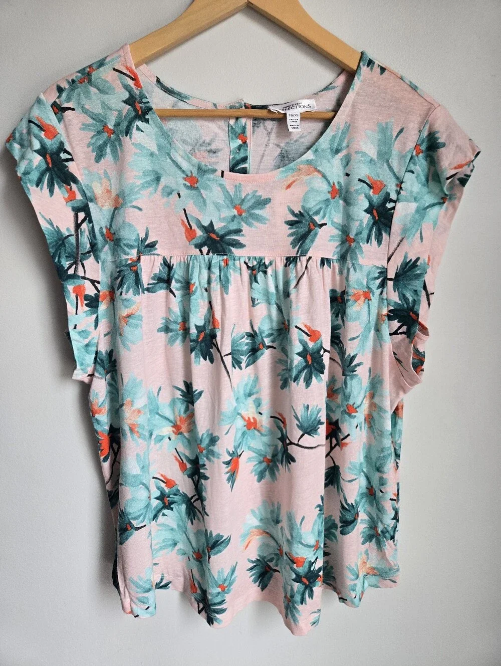 New NORTHERN REFLECTIONSPink Floral Short Sleeve Linen & Rayon Top - Picture 1 of 9